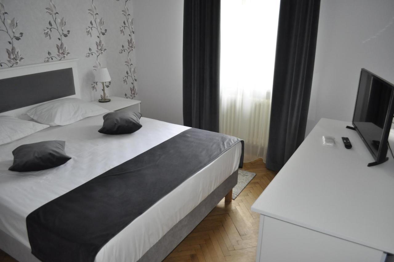 Hotel Triumf Bukarest Exterior foto