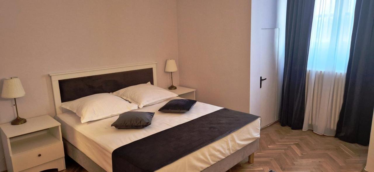 Hotel Triumf Bukarest Exterior foto